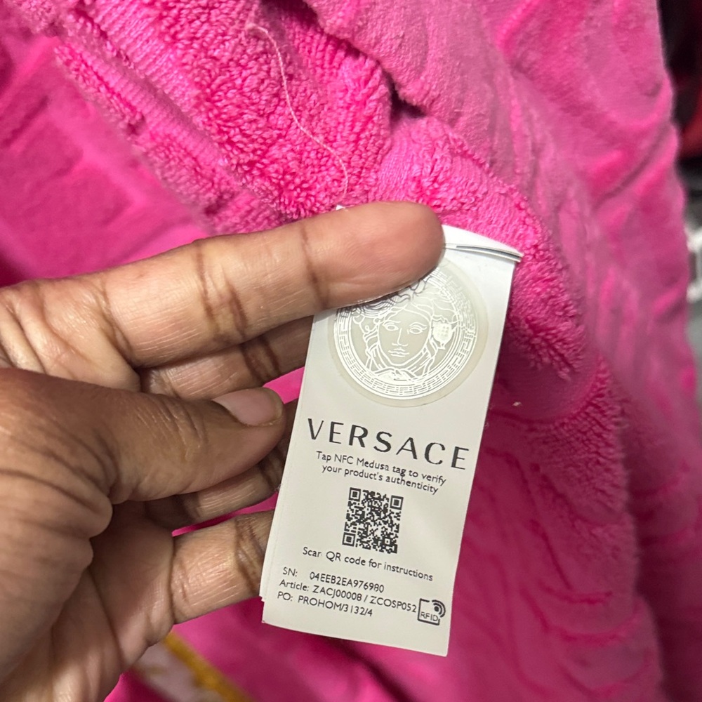 Versace Fuchsia and Gold Patterned Robe - Picture 4 of 6